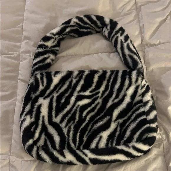 H&M Black and White Faux Fur Shoulder Bag - Picture 6 of 6